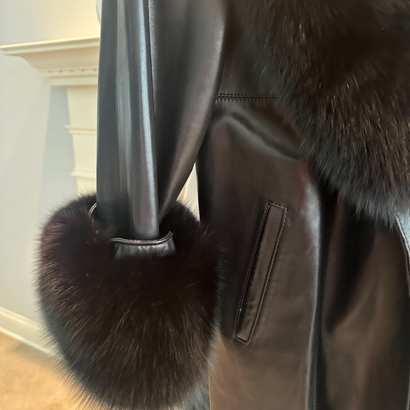 FULL LENGTH FOX & LEATHER COAT (MEDIUM) - Picture 3 of 4